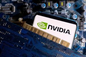 Nvidia atinge US$2 tri em valor de mercado com frenesi da IA em Wall Street