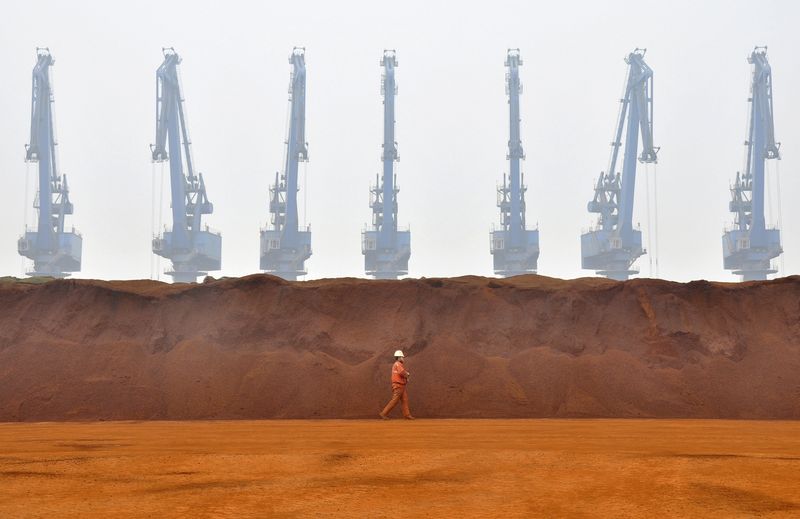 Minério de ferro amplia alta em Dalian com esperança renovada de melhora na demanda da China