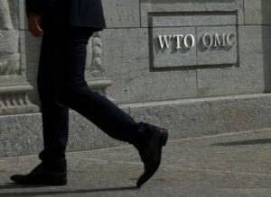 China abre disputa na OMC contra subsídios dos EUA para proteger setor de veículos elétricos