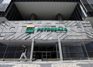 Lucro líquido da Petrobras cai para R$31 bi no 4º tri