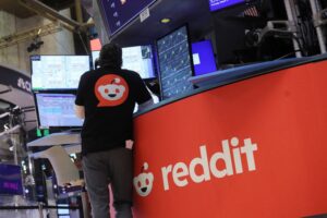 Reddit pode precisar aumentar os gastos com moderação de conteúdo, dizem analistas