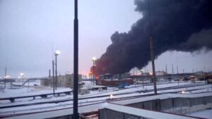 Drones ucranianos danificam refinarias de petróleo da Rússia no 2º dia de ataques