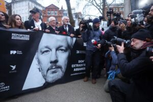 Alta Corte de Londres decide sobre recurso de Julian Assange na terça-feira