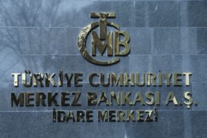 BC da Turquia surpreende o mercado com um aumento de 500 pontos nos juros, para 50%
