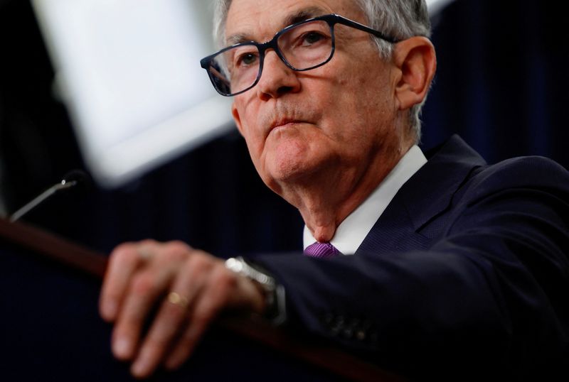 Powell ainda espera cortes de juros pelo Fed, mas  progresso da inflação 