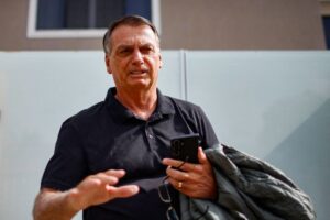 Itamaraty convoca embaixador da Hungria para explicar hospedagem de Bolsonaro após apreensão de passaporte