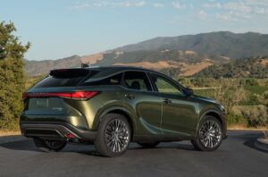 Lexus RX 450h+: luxo e eficiência para quem busca conforto e economia