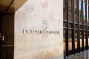 Focus, confiança do consumidor, Galípolo e falas do Fed: destaques da segunda